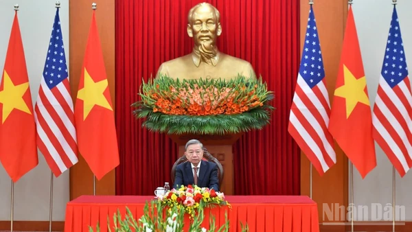 Tổng Bí thư Tô Lâm điện đàm với Tổng thống Hoa Kỳ Donald Trump, tháng 11/2024. (Ảnh: ĐĂNG KHOA)