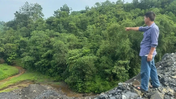 Nguồn dẫn nước về thôn Minh Thượng, xã Bắc Quang chảy qua khu vực đổ thải dự án cao tốc Tuyên Quang-Hà Giang.