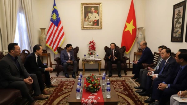 Phó Thủ tướng Chính phủ Trần Hồng Hà tiếp ông Richard Khor, Chủ tịch Phòng Thương mại Malaysia-Việt Nam (MVCC). (Ảnh: TTXVN) 