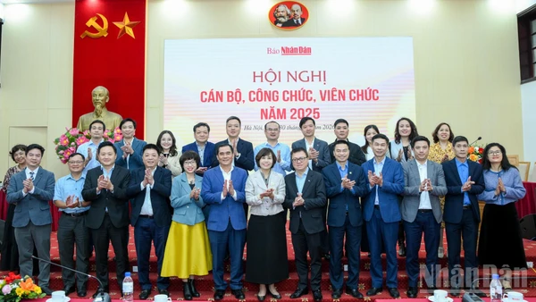 Các đại biểu tham dự hội nghị. (Ảnh: THẾ ĐẠI)