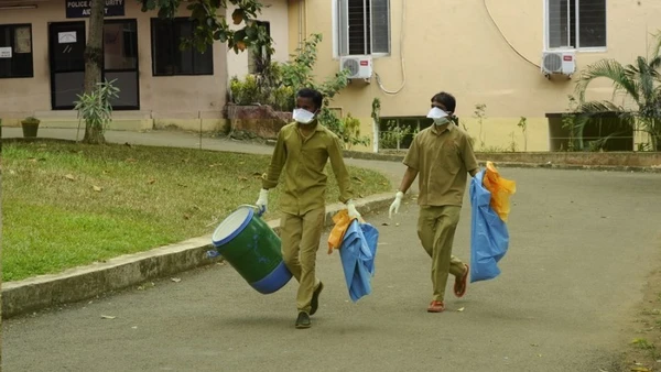 Các nhân viên y tế tại khu cách ly của Bệnh viện Đại học Y khoa Ernakulam ở Kochi, Ấn Độ, ngày 4/6/2019. (Ảnh minh họa: Xinhua)