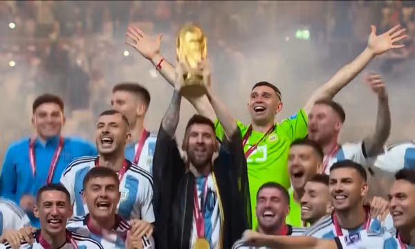Argentina trở thành tân vương World Cup sau khi đánh bại Pháp