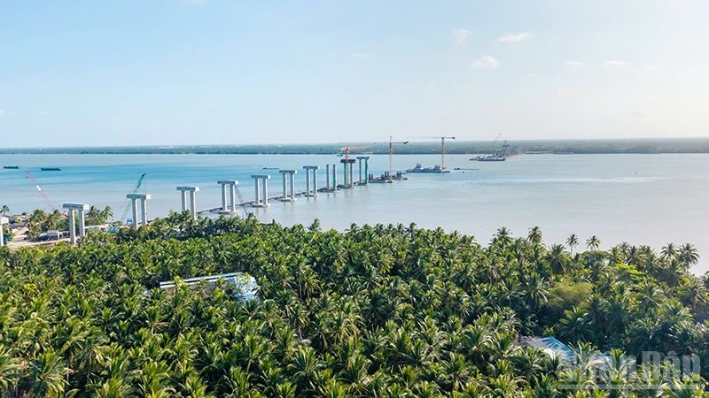 Cầu Đại Ngãi 1 bắc qua sông Hậu: Tiến độ vượt kế hoạch, đối mặt thách thức nguyên liệu