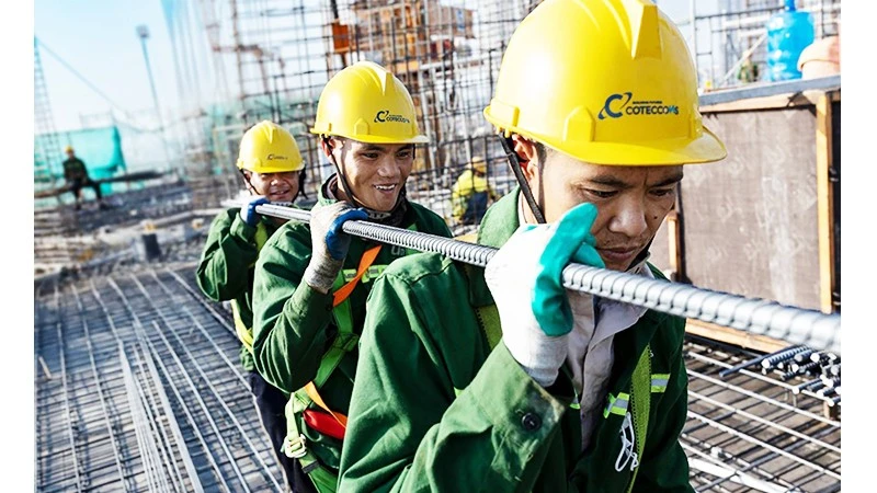 Nhiều chương trình chăm lo Tết cho công nhân đang được tích cực triển khai. Ảnh: CONTECCONS