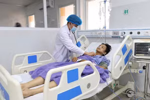 Hiện tại sức khỏe người bệnh ổn định và đang được theo dõi, điều trị.
