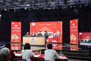 Đơn vị Trung tâm Phát thanh-Truyền hình quân đội mở màn phần thi phát thanh trực tiếp.