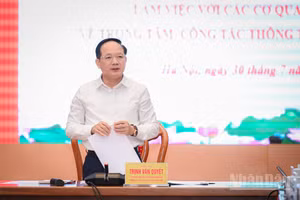 Đồng chí Trịnh Văn Quyết tại buổi làm việc với các cơ quan báo chí. (Ảnh: BẢO LONG)
