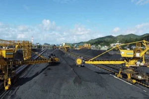 Hệ thống bốc rót than hiện đại, đồng bộ của Công ty Tuyển than Cửa Ông.