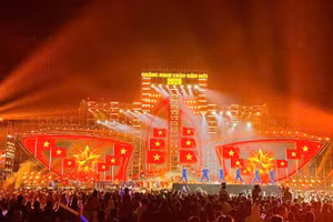 Xuyên suốt chương trình là thông điệp “Kỷ luật-Đồng tâm, kiến tạo tương lai” với khát vọng vươn lên của Quảng Ninh trong giai đoạn mới.