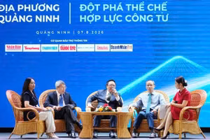 Các diễn giả chia sẻ tại phiên tọa đàm “Chinh phục công nghệ số - Làm chủ kinh tế xanh". (Ảnh: Quang Thọ)