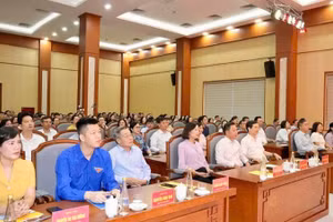 Các đại biểu dự lễ phát động. (Ảnh QMG)