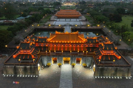 Vẻ đẹp của Đại Nội - trái tim Cố đô Huế về đêm. Đây là điểm đến được đông đảo du khách Australia nói riêng và du khách trên toàn cầu nói chung yêu thích. (Ảnh: TTXVN)