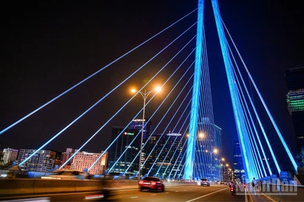 Vẻ năng động, hiện đại của Thành phố Hồ Chí Minh khi đêm về. (Ảnh: THÀNH ĐẠT)