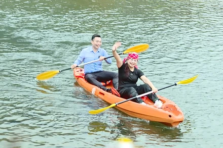 Khám phá dòng Nặm Chang bằng thuyền kayak