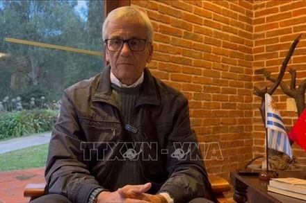 Ông Juan Castillo, Tổng Bí thư Đảng Cộng sản Uruguay, Bộ trưởng Lao động và An sinh xã hội Uruguay, trả lời phỏng vấn phóng viên TTXVN tại Nam Mỹ.