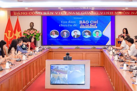 Tọa đàm “Báo chí thu hút gen Z bằng nội dung sáng tạo” thu hút sự tham gia của các chuyên gia, nhà quản lý về báo chí-truyền thông, cùng đông đảo công chúng Gen Z. (Ảnh: VietnamPlus)