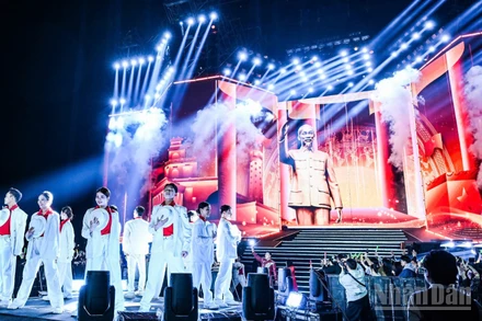 Đây là sự kiện văn hóa-nghệ thuật quy mô lớn, do Báo Nhân Dân phối hợp Ủy ban nhân dân Thành phố Hà Nội tổ chức.