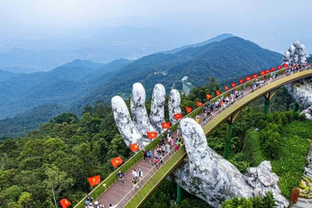 Việc mở mới và tăng tần suất các đường bay là tín hiệu tích cực đối với ngành du lịch Đà Nẵng trong năm 2026. (Ảnh: TTXVN)