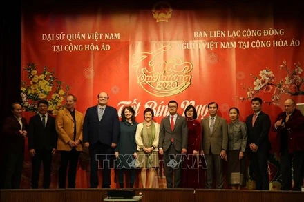 Xuân Bính Ngọ 2026: Hương xuân vẹn nguyên trên đất Áo