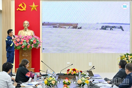 Đại diện Đội cứu hộ, cứu nạn 116 chia sẻ về dự án "Tình người trong cơn sóng" tại Vòng chung kết Giải thưởng Hành động vì Cộng đồng 2025. (Ảnh: THỦY NGUYÊN)