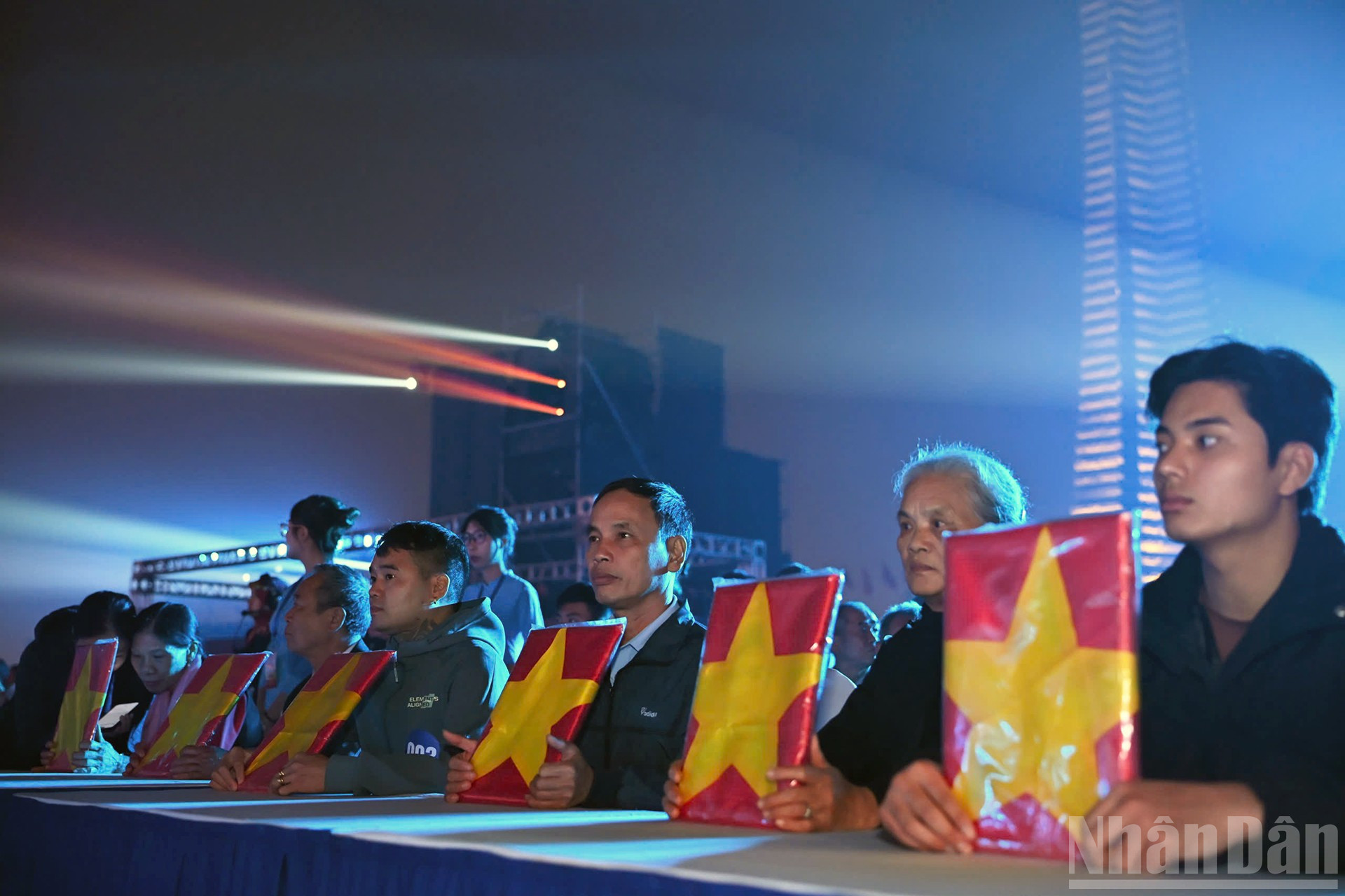 On this occasion, nearly 300 portraits of fallen soldiers were restored and handed over to representatives of their families. ndo_br_daf5cbeecb9644c81d87.jpg