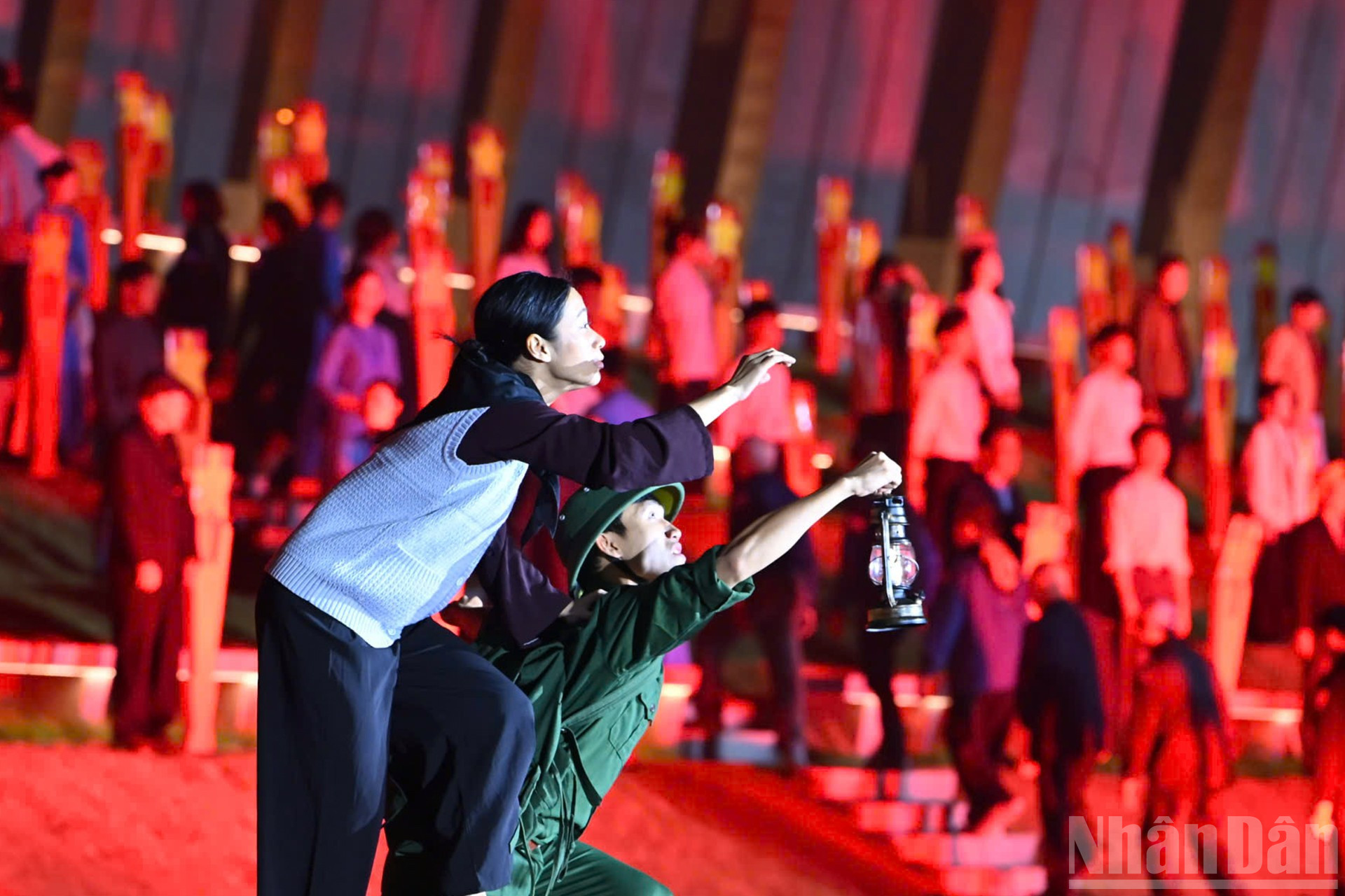 With national pride, love for their homeland, and gratitude to previous generations, the artists in the program brilliantly conveyed the meaning of the musical pieces. ndo_br_2d1fbaeebb9634c86d87.jpg