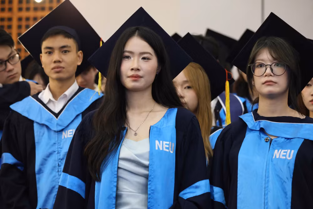 Sinh viên Đại học Kinh tế Quốc dân trong Lễ tốt nghiệp (Ảnh: NM)