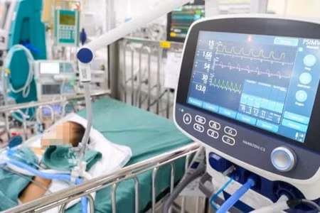 Bệnh não hoại tử cấp tính có thể diễn biến nhanh, gây tổn thương thần kinh nghiêm trọng ở trẻ. (Ảnh: Bệnh viện cung cấp)