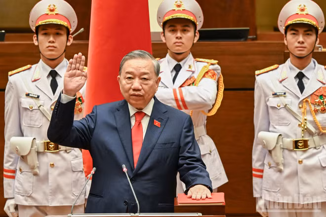 Tổng Bí thư Tô Lâm tuyên thệ nhậm chức Chủ tịch nước Cộng hòa xã hội chủ nghĩa Việt Nam nhiệm kỳ 2026-2031.