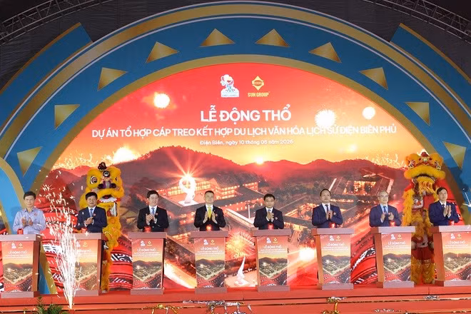Phó Thủ tướng Nguyễn Văn Thắng cùng đại biểu ấn nút động thổ dự án tổ hợp cáp treo kết hợp du lịch văn hóa lịch sử tại Mường Phăng.