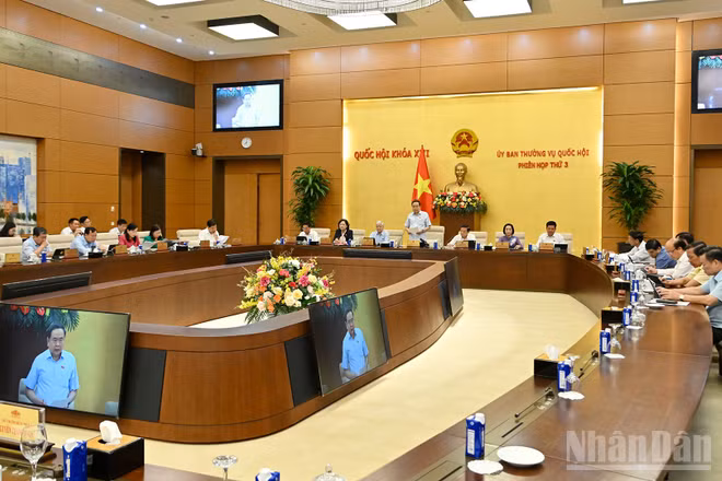 Quang cảnh Phiên họp thứ 3 của Ủy ban Thường vụ Quốc hội.
