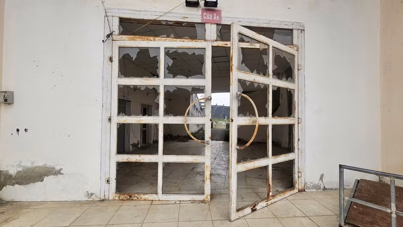 Cửa vào Sân vận động Bảo Đà.