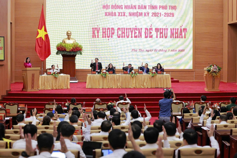Toàn cảnh kỳ họp Hội đồng nhân dân tỉnh.