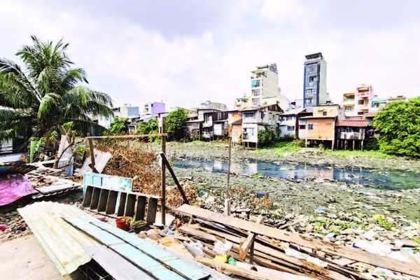 Dự án nạo vét, cải tạo môi trường, xây dựng hạ tầng rạch Xuyên Tâm đang được đẩy nhanh tiến độ bàn giao mặt bằng.