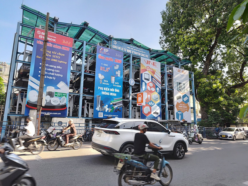 Ngoài phát triển bãi đỗ xe ngầm, thành phố cần có các giải pháp xây dựng bãi đỗ xe tự động, thông minh. (Ảnh VĂN HỌC) 