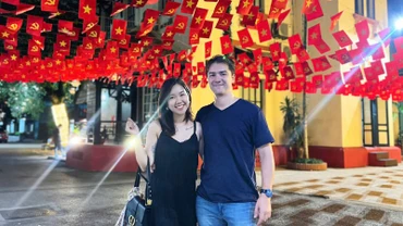 Đạo diễn François Bibonne ấn tượng với bầu không khí Thủ đô những ngày này. (Ảnh: Nhân vật cung cấp)