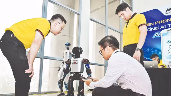 Triển lãm AI Innovation trong Ngày hội AI Day 2026 tại Đại học Bách khoa Hà Nội. (Ảnh: BẢO LONG)