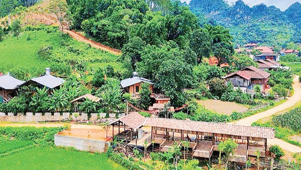 Toàn cảnh Làng du lịch xã Hữu Liên, tỉnh Lạng Sơn.