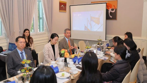 Quang cảnh buổi thảo luận.