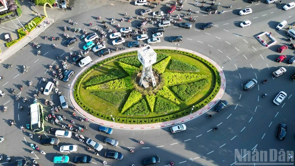 Vòng xoay Điện Biên Phủ, đang được đề xuất tháo gỡ.