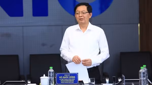 Phó Thủ tướng Chính phủ Hồ Quốc Dũng thăm và làm việc với Trung tâm Đổi mới sáng tạo quốc gia.
