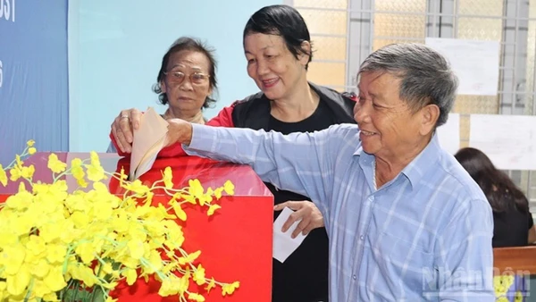 Cử tri tỉnh Quảng Ngãi gửi gắm niềm tin và kỳ vọng vào lá phiếu.