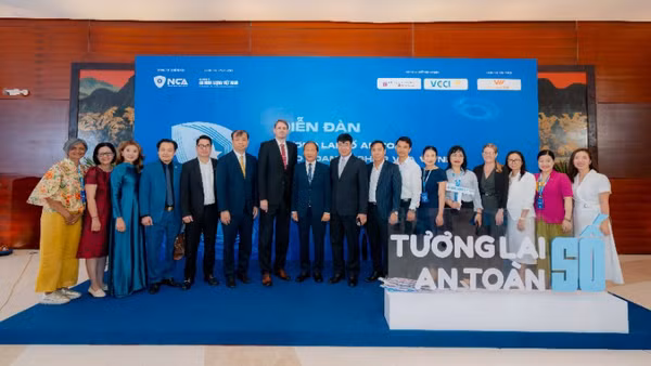 Diễn đàn “Tương lai số an toàn cho doanh nghiệp vừa và nhỏ".
