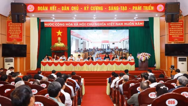 Hội nghị tiếp xúc cử tri giữa Đoàn đại biểu Quốc hội tỉnh Tuyên Quang với cử tri sau Kỳ họp thứ nhất, Quốc hội khóa XVI.