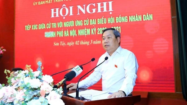 Chủ tịch UBND thành phố Hà Nội Vũ Đại Thắng tiếp xúc cử tri phường Sơn Tây, vận động bầu cử đại biểu Hội đồng nhân dân thành phố Hà Nội.