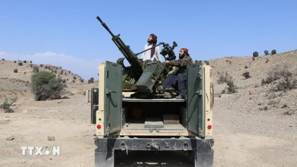 Các lực lượng an ninh Afghanistan tham gia chiến dịch quân sự chống lại Pakistan tại tỉnh Khost. (Ảnh: THX/TTXVN)