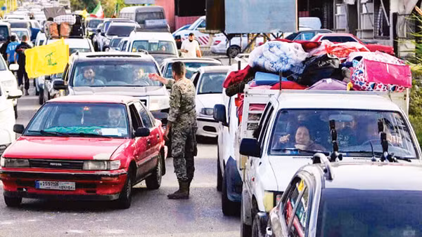 Người dân miền nam Liban trở về nhà sau khi lệnh ngừng bắn giữa Israel và Liban có hiệu lực, ngày 17/4.