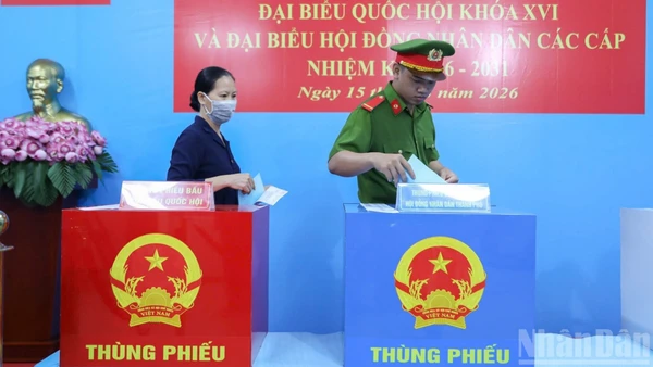 Không khí bầu cử tại phường Xuân Hòa.