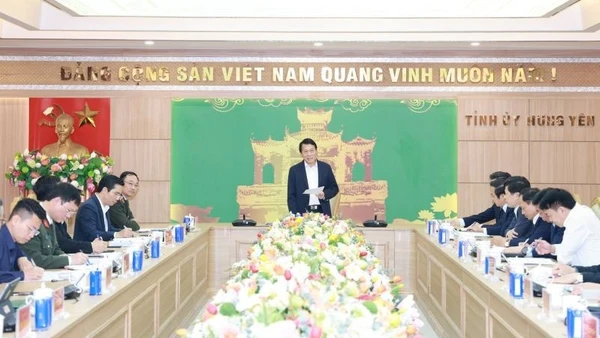 Đại tướng Lương Tam Quang, Ủy viên Bộ Chính trị, Bộ trưởng Công an chủ trì Hội nghị công bố quyết định kiểm tra, giám sát của Bộ Chính trị, Ban Bí thư đối với Ban Thường vụ Tỉnh ủy Hưng Yên.
