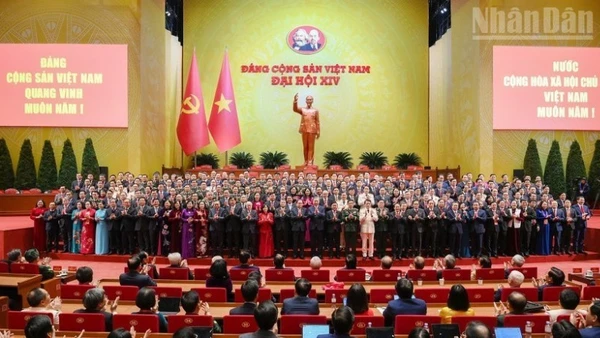 Ban Chấp hành Trung ương khóa XIV ra mắt Đại hội. (Ảnh: nhandan.vn)